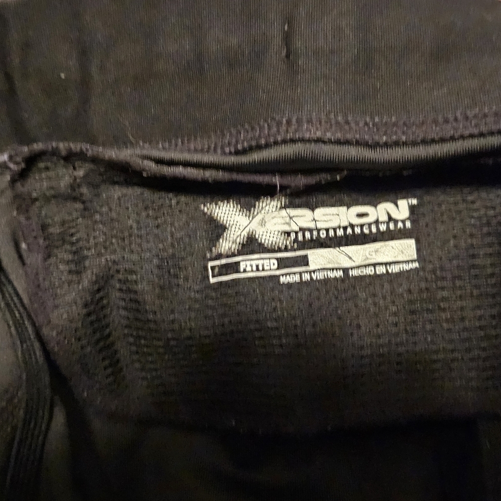 EUC Xersion Capri Leggings, Black With Blue Stripe - Size Large - Picture 3 of 5